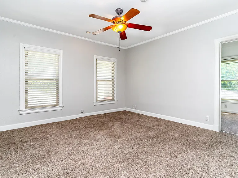 4124 Herschel Ave — Photo 13