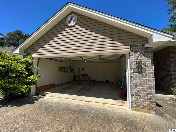 3rd image of 110 Pleasant Valley Dr
