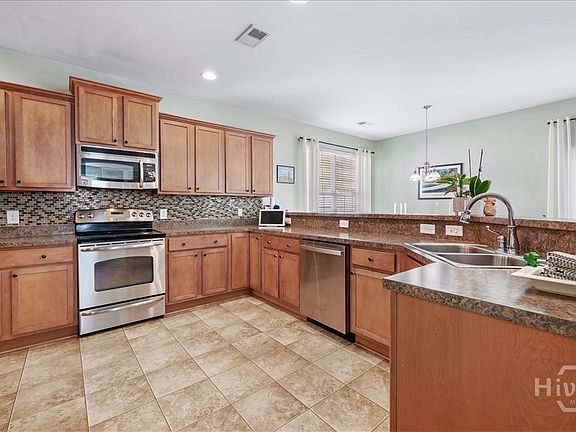 4th image of 90 Coopers Lane