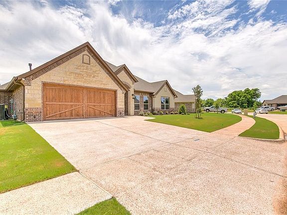 2nd image of 1012 Anna Cir