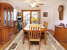 Dining rm with sliders