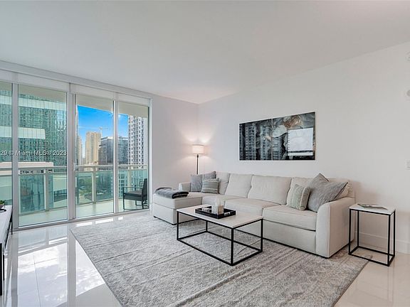2nd image of 951 Brickell Ave APT 1510