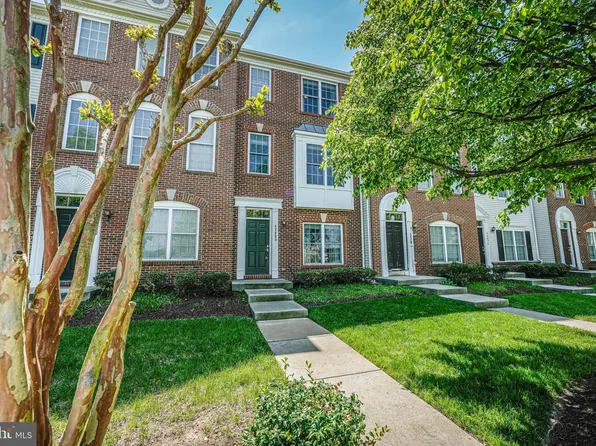 42880 Conrad Ter, Chantilly, VA 20152