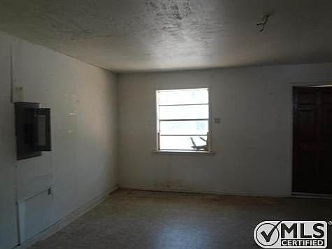 3rd image of 3517 Grady St