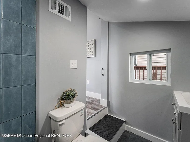30 M St #SUMMER RENTAL — Photo 18