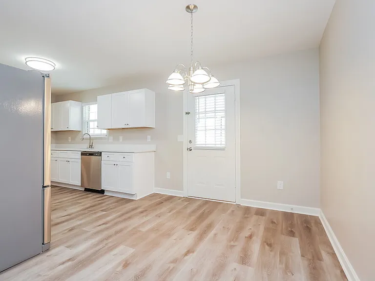 407 Cindi Ct — Photo 7