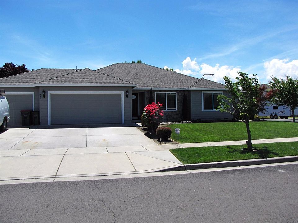 1st image of 995 Worchester Dr