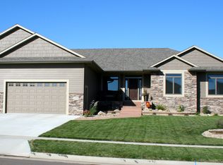 1105 S Discovery Ave, Sioux Falls, SD 57106