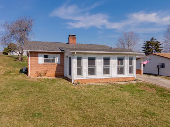 4886 Lakeshore Dr, Dublin, VA 24084