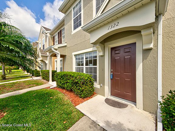3rd image of 1322 Hampton Park Ln