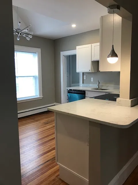 3 bed, 1200 sqft, $2,900 — Photo 2