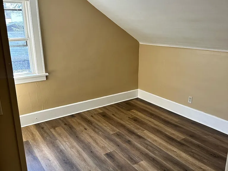 464 Grandview Ave — Photo 12