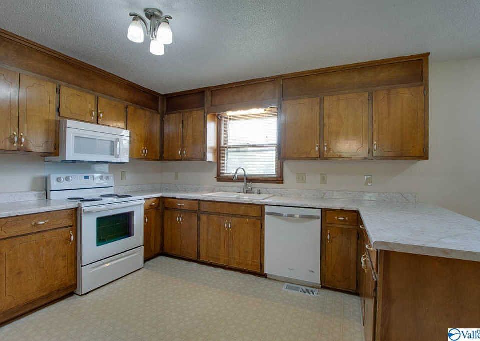 1st image of 103 Whispering Winds Dr
