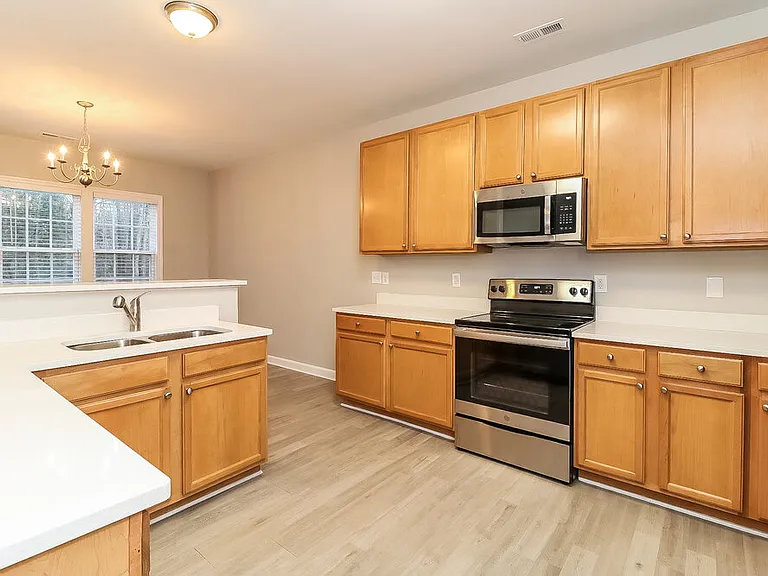 3213 Rendezvous Dr — Photo 8