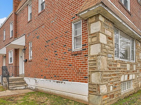 3rd image of 1826 Fox Chase Rd