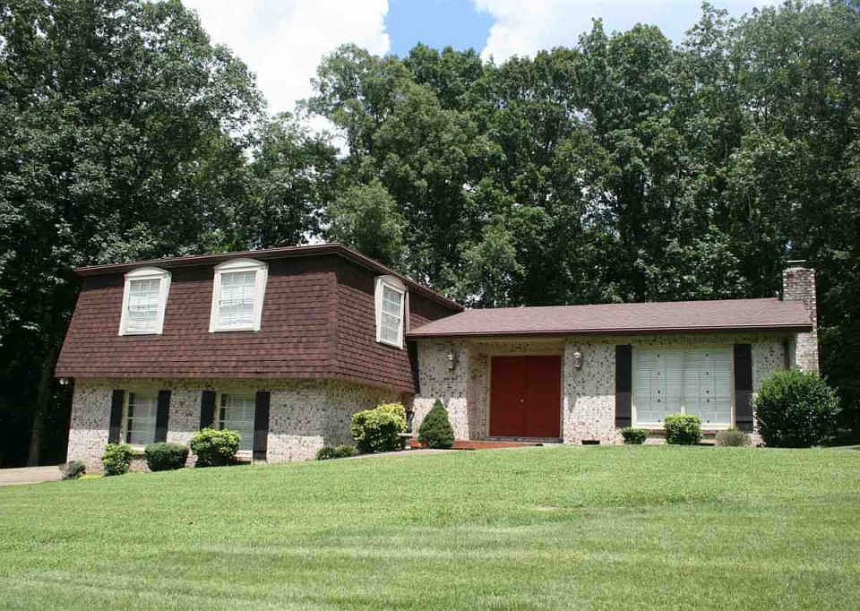 1st image of 605 Arrow Dr NE