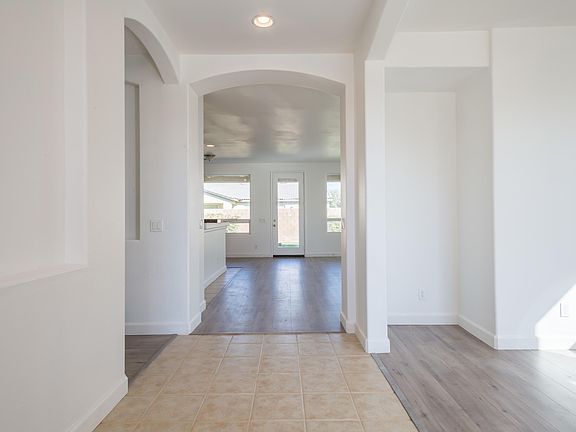4th image of 81076 Avenida Romero