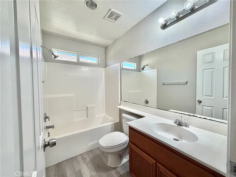 15637 Lasselle St — Photo 18