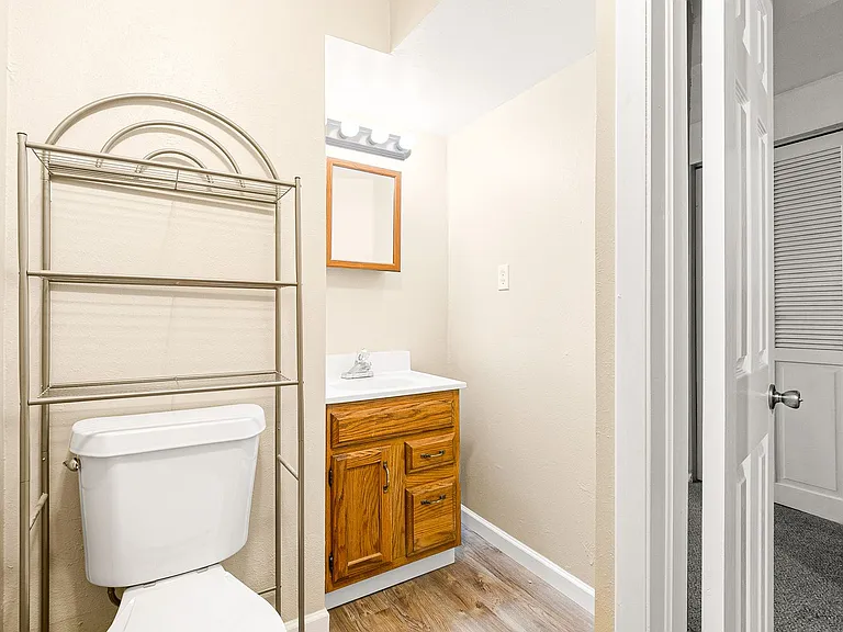 1405 S Sierra Dr — Photo 11