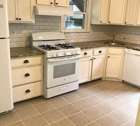 3rd image of 3 Woodland Ave Floor 1