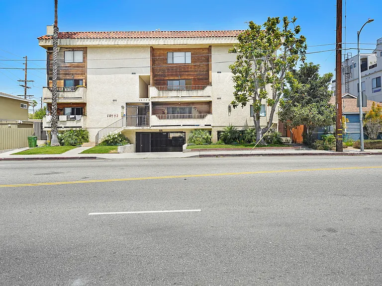 10773 Palms Blvd #2 — Photo 7