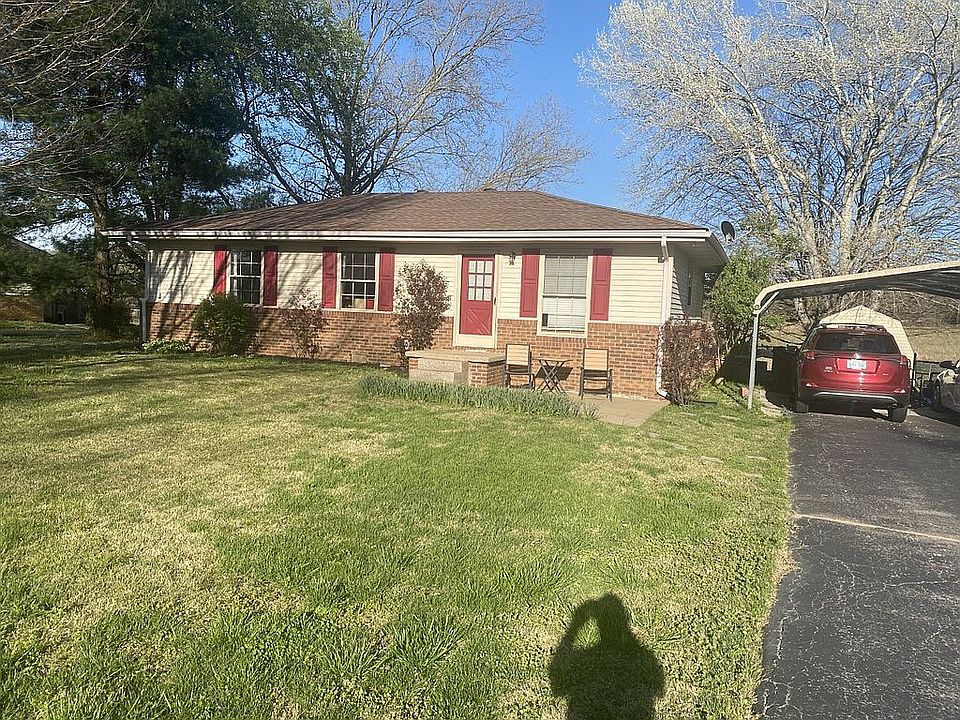 2nd image of 668 Witt Rd