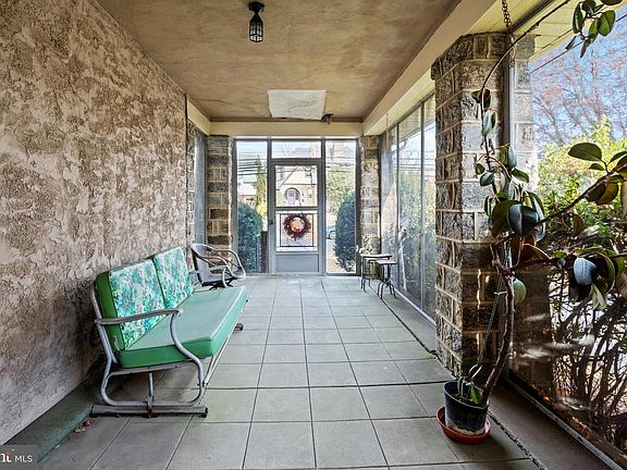 5th image of 4608 Woodland Ave