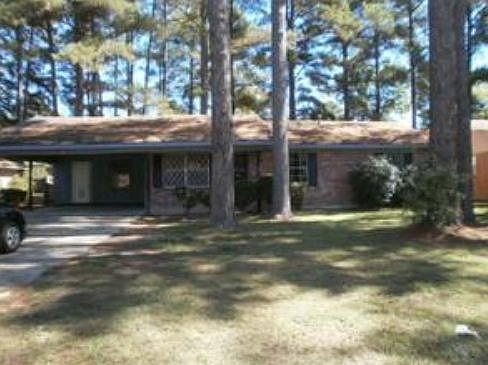 1st image of 10626 Parkwood Dr