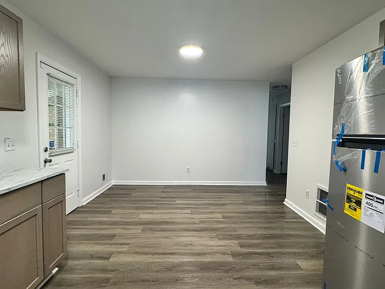 416 W Lakeside Ave — Photo 5