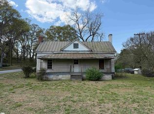 16 Ropp St, Gray Court, SC 29645