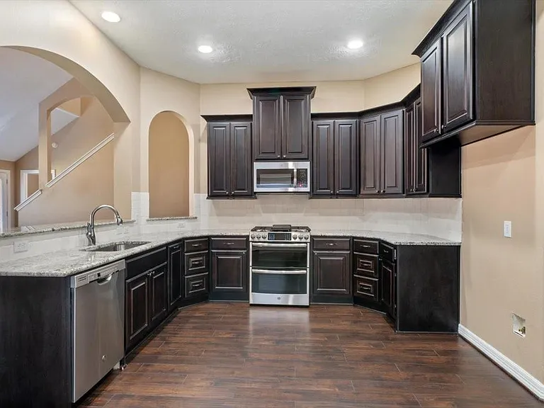 20518 Indian Grove Ln — Photo 8