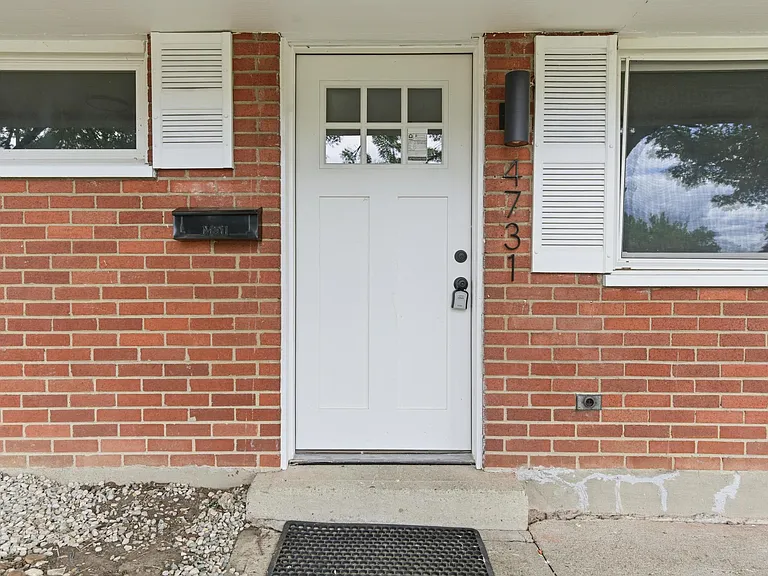 4731 Powell Rd — Photo 2