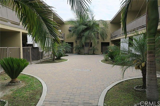 1st image of 1411 College View Dr
