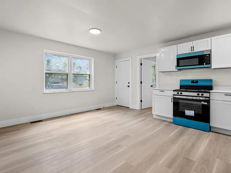 4043 Crest Dr #4041 — Photo 5