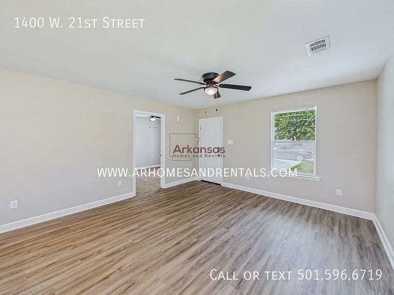1400 W 21st St — Photo 2
