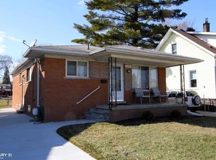 23097 Hayes Ave, Eastpointe, MI 48021