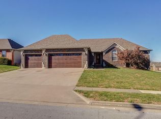 5715 S Meadowbrook Ave, Springfield, MO 65810