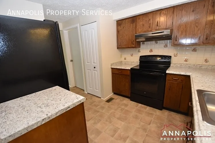 1604 Revell Downs Dr — Photo 4