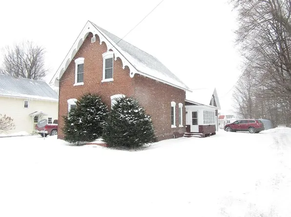 31 Fort Covington St, Malone, NY 12953