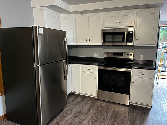 4th image of 617 E Main St #1