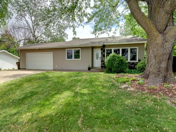 417 Sunset Dr, Jordan, MN 55352