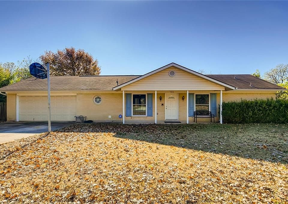 1st image of 701 Buckskin Dr