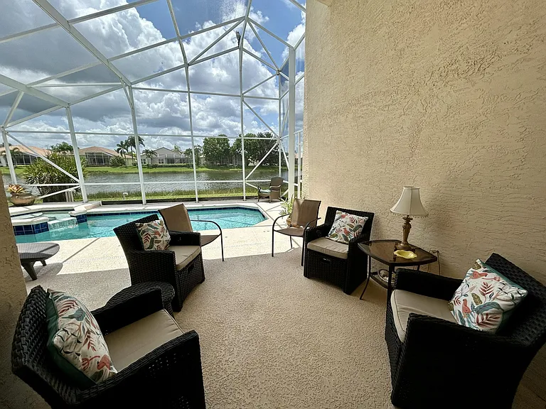 360 NW Shoreline Cir — Photo 12