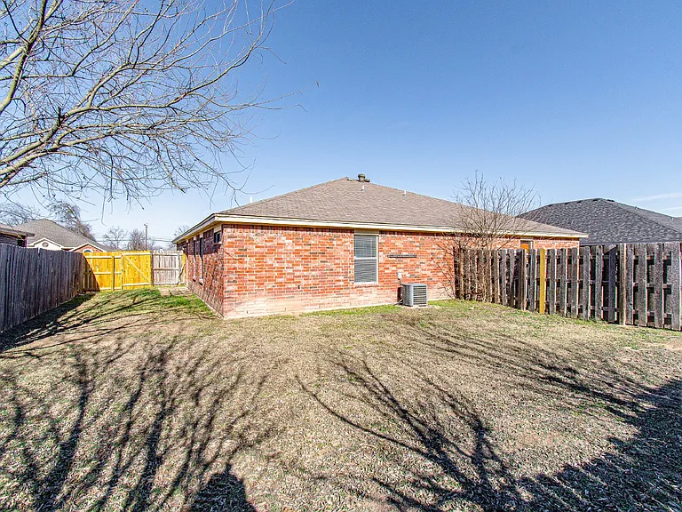 4102 Cambridge Dr #B — Photo 17