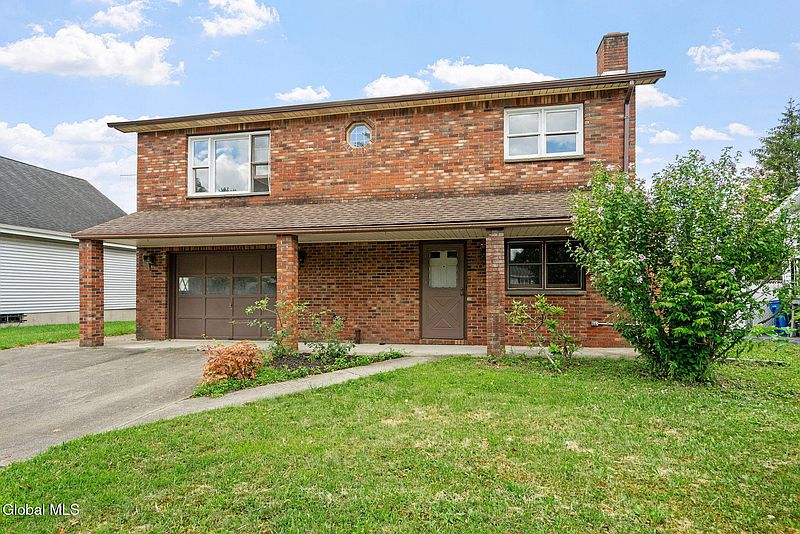 2nd image of 7 Hemlock Lane