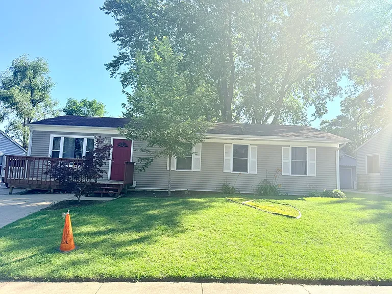 419 Singapore Ln — Photo 2