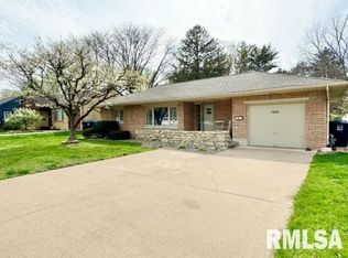 1805 36th St, Moline, IL 61265