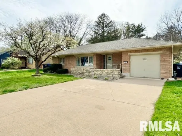 1805 36th St, Moline, IL 61265