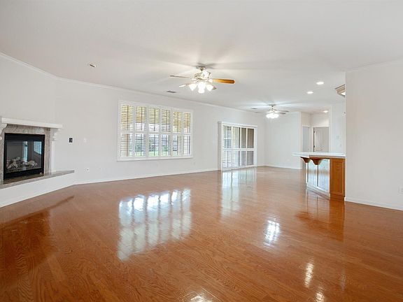 4th image of 1471 W Malone Street N