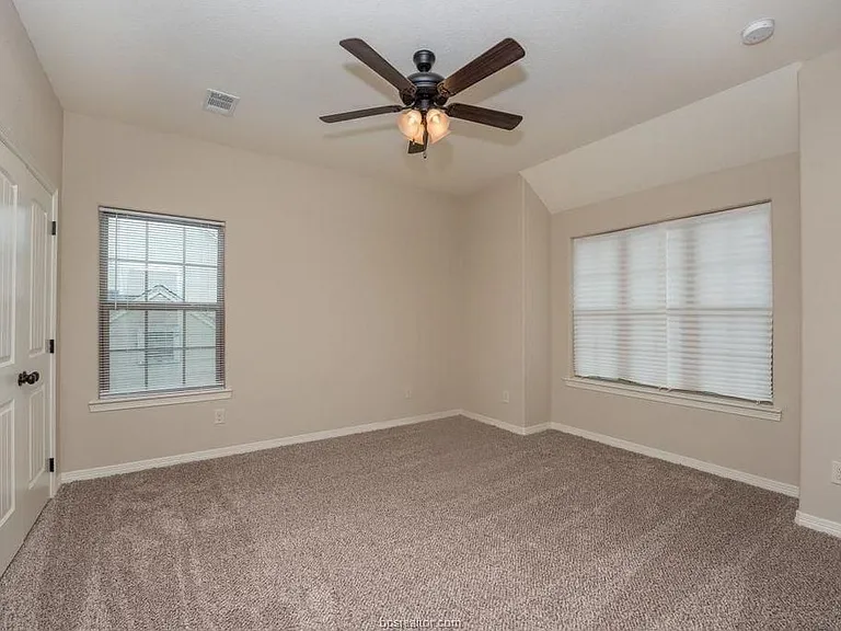 402 Ash St #1 — Photo 16